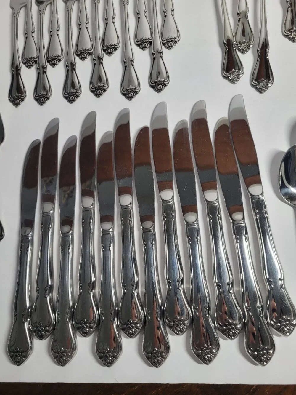 Vntg Arbor Rose True Rose 1881 Rogers Stainless Oneida Ltd. 56 Pcs Srvc for 8-12